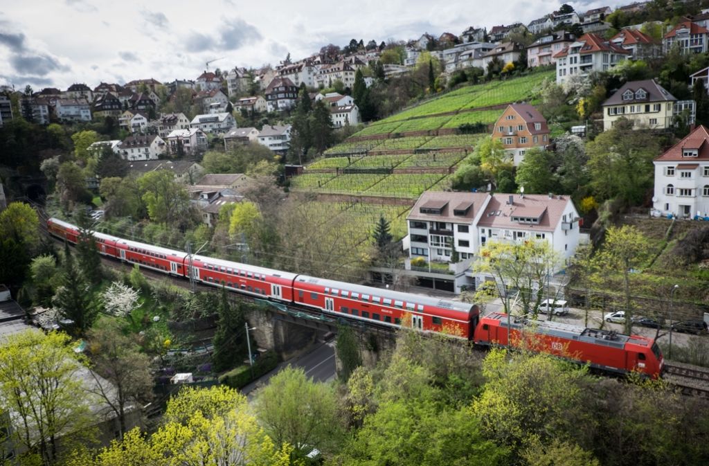 Die Gäubahnstrecke in Stuttgart ist wirklich eine Panoramastrecke – und für sie überlegt man sich neue Nutzungen für die Zeit nach dem Bau von Stuttgart 21. Foto: Lichtgut/Achim Zweygarth