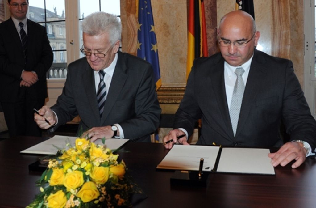 Daniel Strauß (rechts), Vorsitzender des Landesverbands Deutscher Sinti und Roma.
