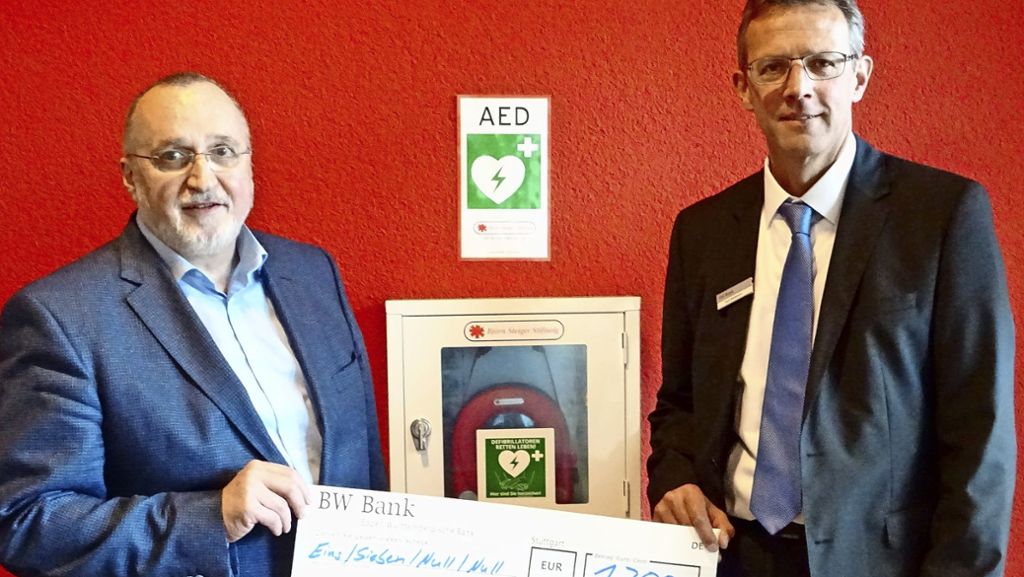 Bezirksbeirat befürwortet Defibrillatoren: Lebensretter bei Herzproblemen
