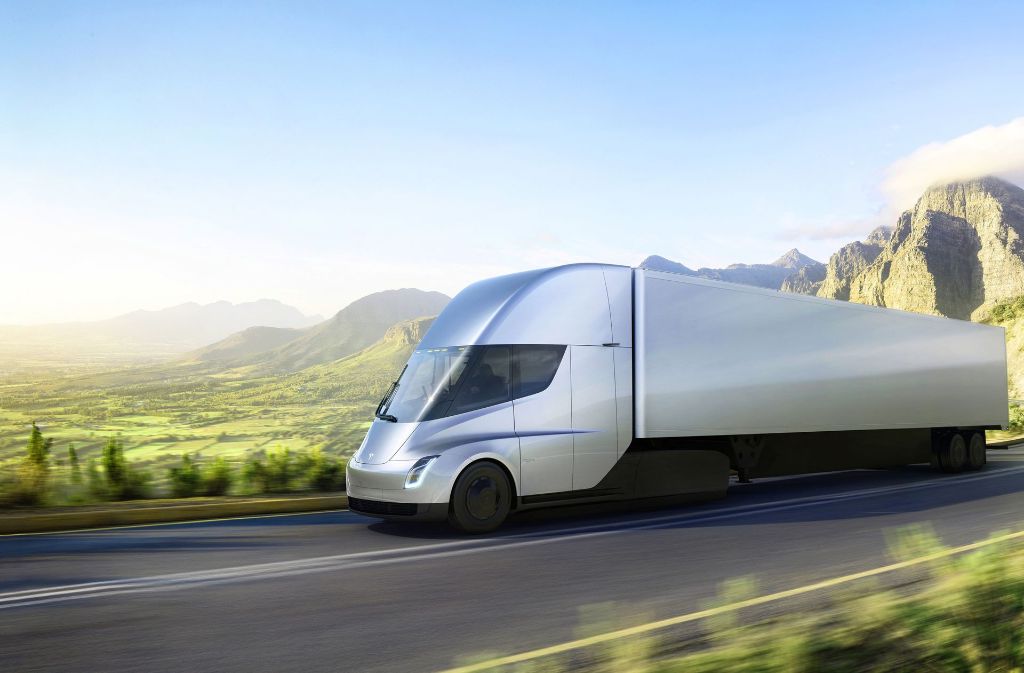 Der neue Tesla-LKW soll eine Reichweite von 800 Kilometern haben.