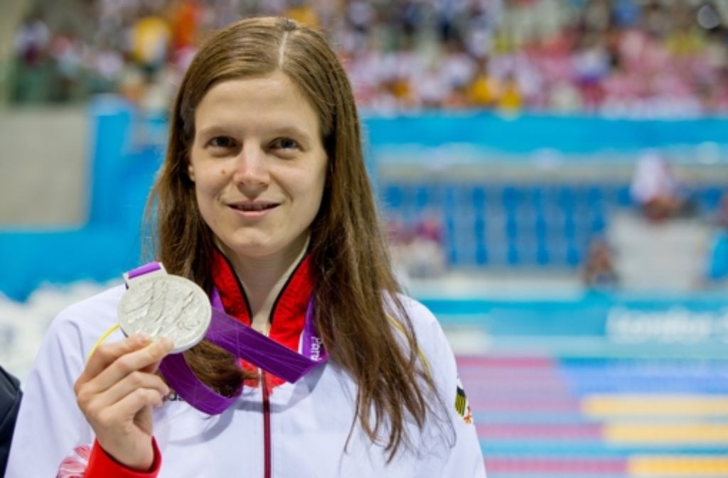 Daniela Schulte heimste den zweiten Sieg der Schwimmerinnen ein. Im 400m Freistil erhielt die Fahnenträgerin des deutschen Teams die Goldmedaille.