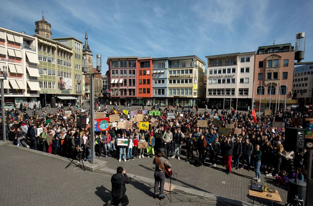 Hunderte von Schülerinnen und Schüler kamen am Freitag zur Fridays-for-Future-Demo auf den Marktplatz