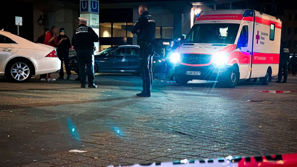 Polizeiaktion in Stuttgart: Überraschende Großkontrolle nach  Bluttat am Josef-Hirn-Platz