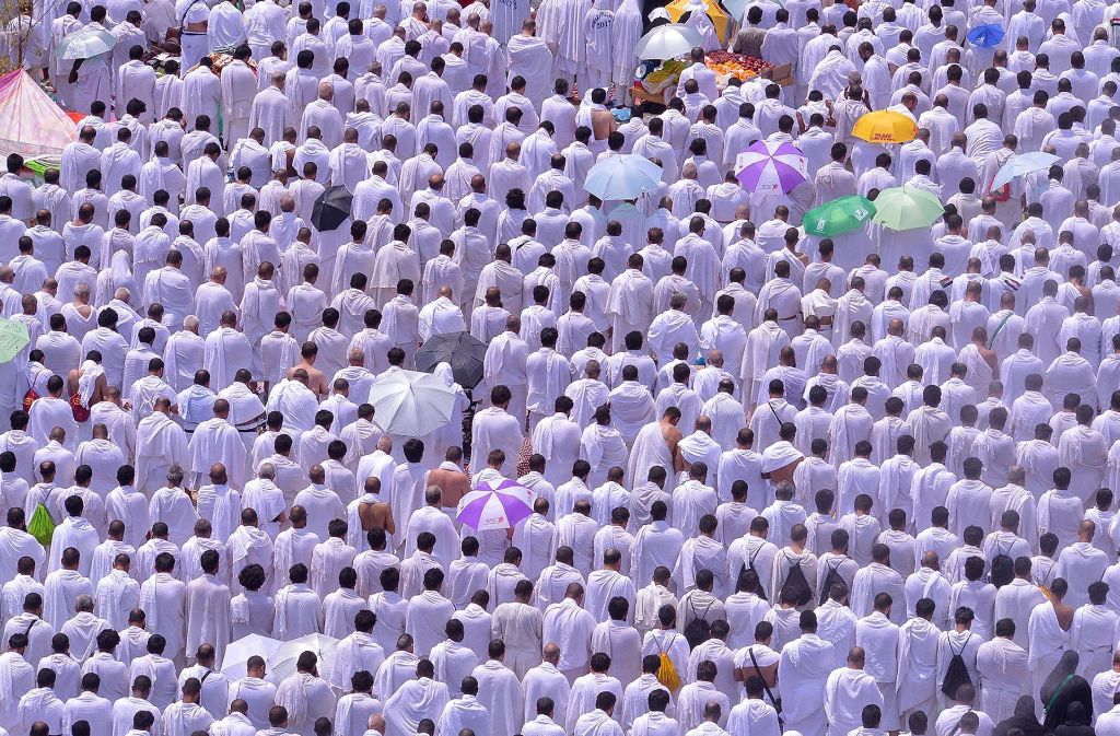 Jeder volljährige Muslim (Frauen in Begleitung) ist verpflichtet, mindestens einmal im Leben nach Mekka zu pilgern.