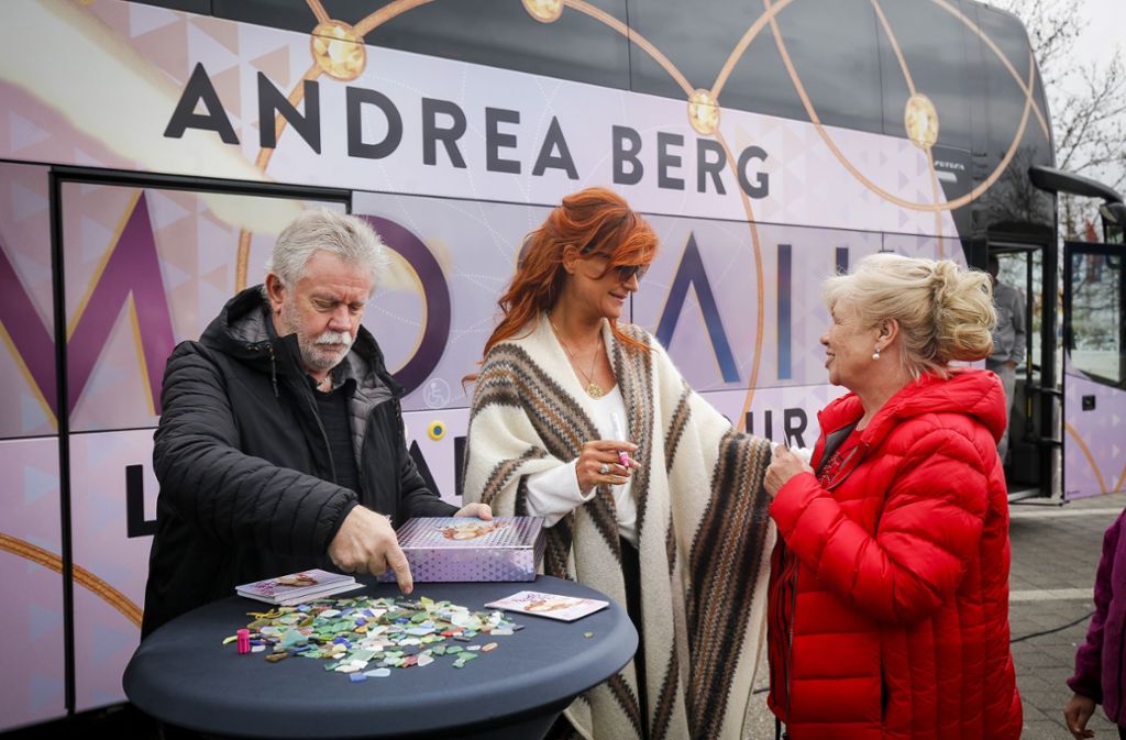 Andrea Berg mit ihren Fans in Ludwigsburg