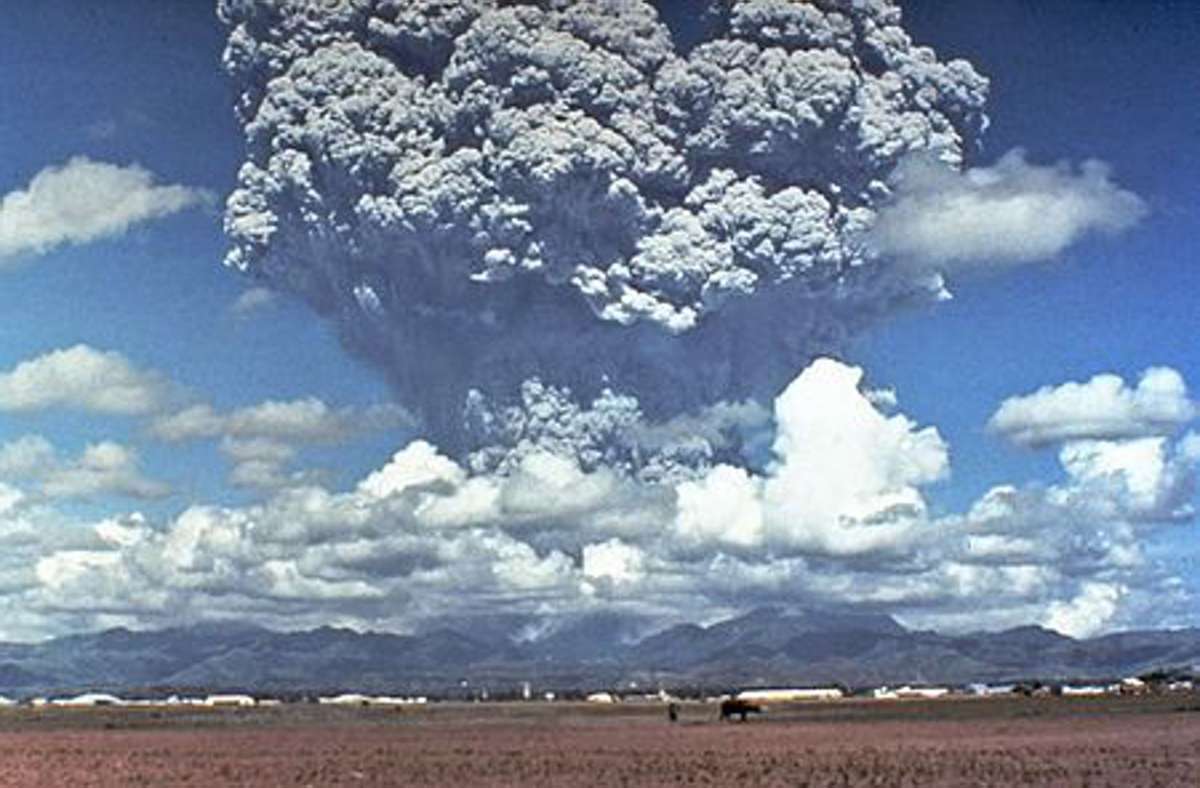 1991 n. Chr. – Pinatubo, Luzon, Philippinen: Der heftigste Vulkanausbruch überhaupt im 20. Jahrhundert. Asche und Gase werden in die Atmosphäre geschleudert, die Klimaauswirkungen sind auf der gesamten Erde spürbar.
