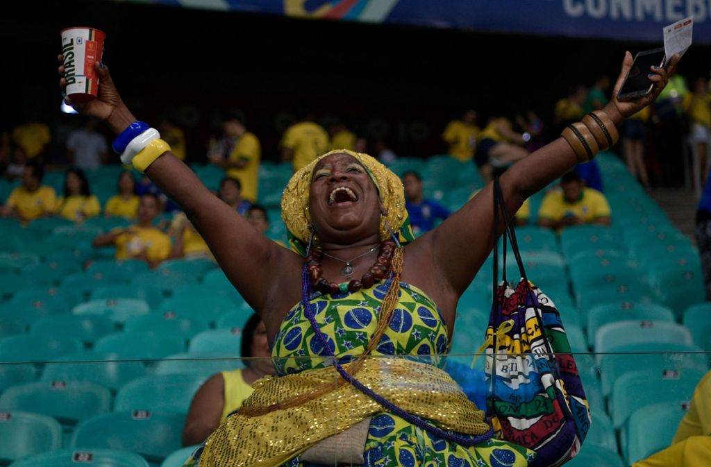 Farbenprächtig und gut gelaunt: Die Fans feiern ihre Mannschaften bei de Copa América.