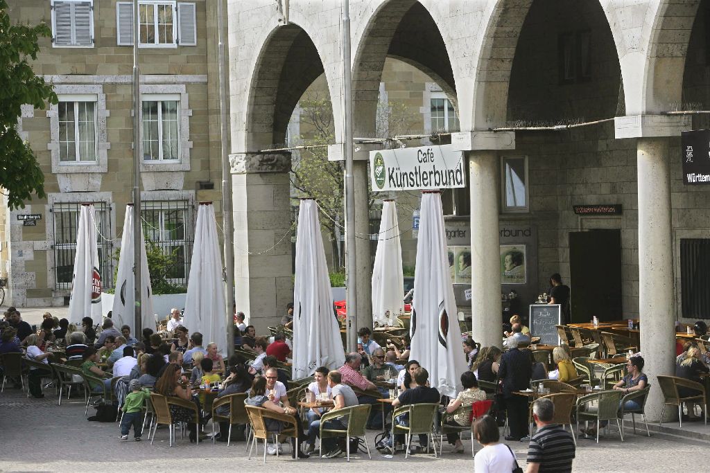 Im Café Künstlerbund, das direkt am Schlossplatz liegt, kann an Christi Himmelfahrt zwischen 10 und 12 Uhr gefrühstückt werden. Weitere Informationen finden Sie hier.