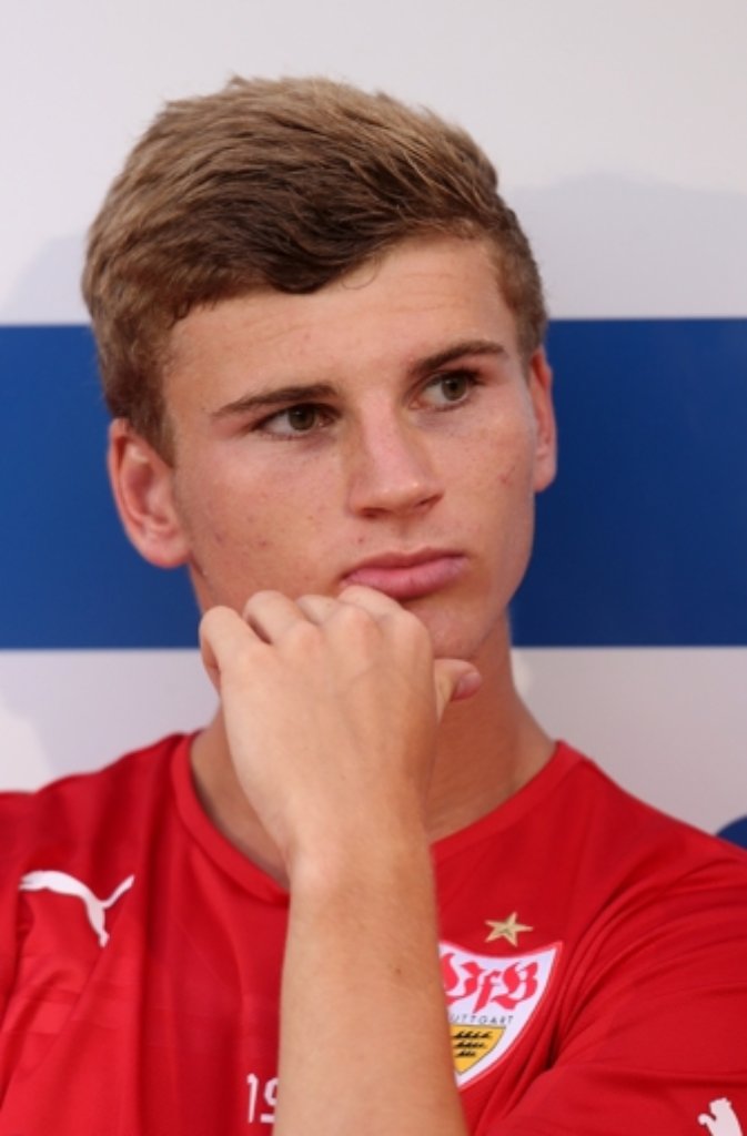 Mit 17 Jahren, vier Monaten und 25 Tagen ist Werner der jüngste Pflichtspieldebütant in der Geschichte des VfB.