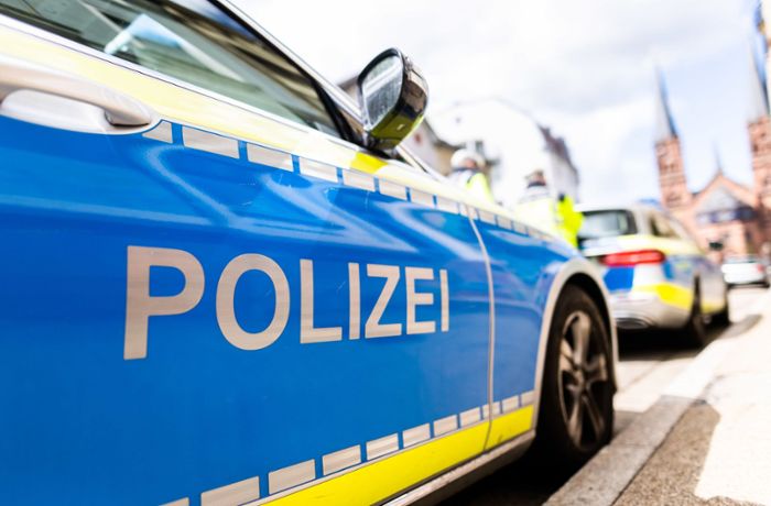 Kirchentellinsfurt: Polizisten befreien Kleinkind aus Auto