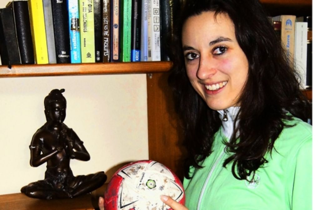 Für ihre Hobbys wie Lesen und Reisen bleibt Marcella Thumm nur in der handballfreien Zeit etwas Luft. Foto: Simone Bürkle