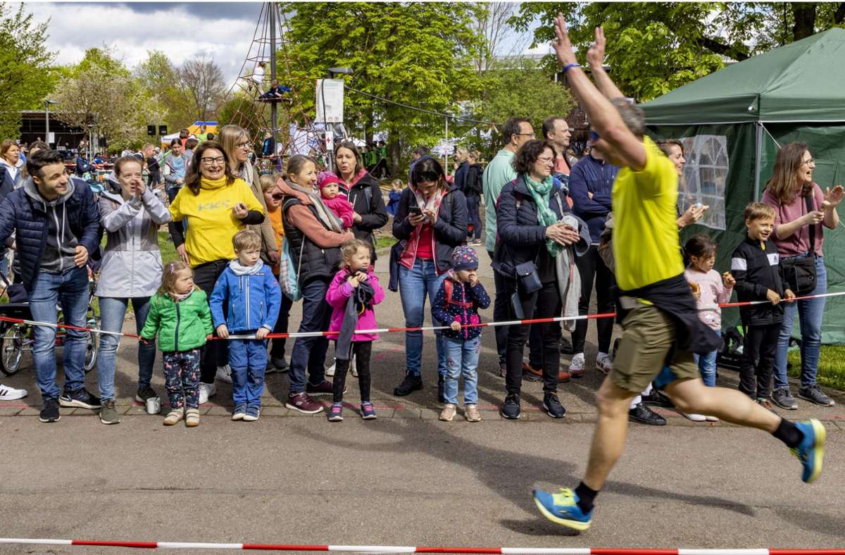 Mehr als 1700 Läuferinnen und Läufer sind beim 25. Ditzinger Lebenslauf am Sonntag in der Glemsaue.