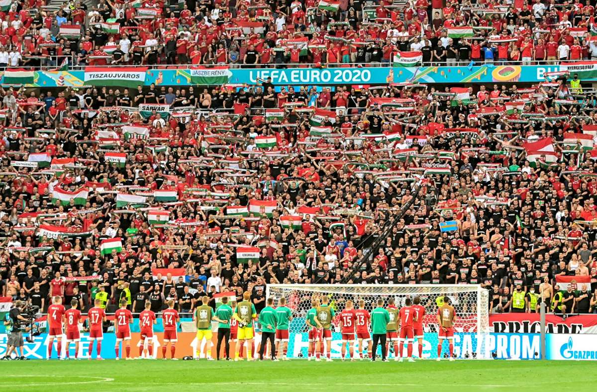 Volles Stadion in Budapest: Ungarn gibt sich in Sachen Corona locker. Foto: dpa/Robert Michael