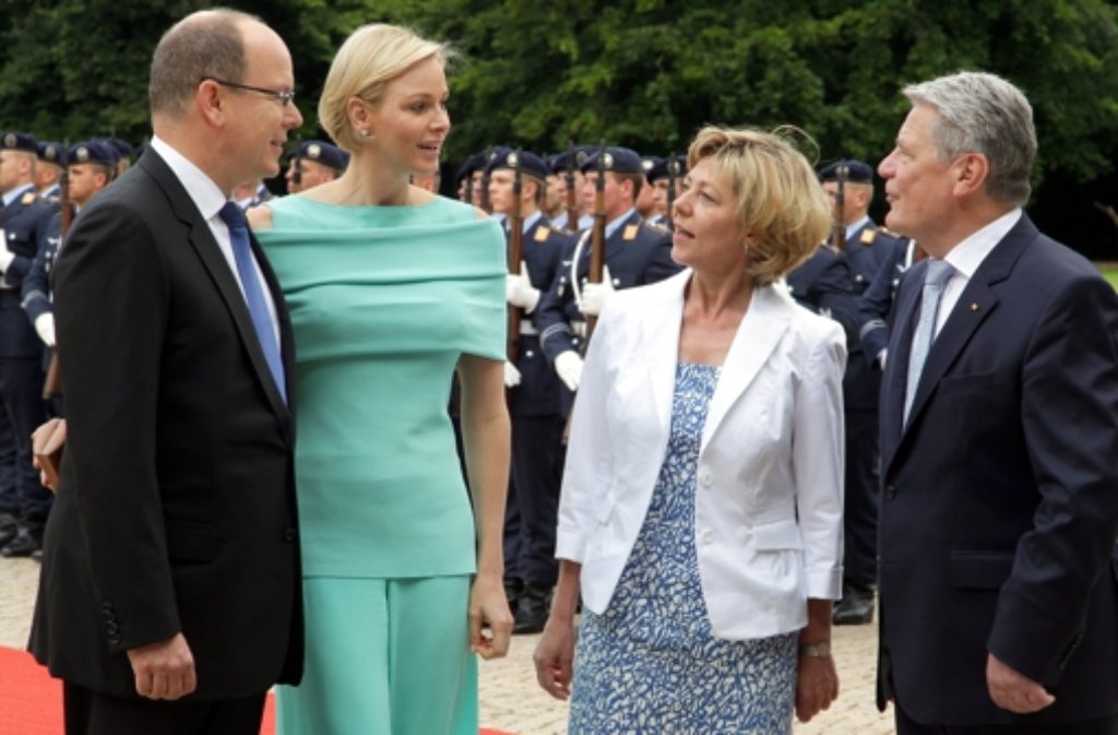 9. Juli 2012: Joachim Gauck und Daniela Schadt (rechts) empfangen in Berlin das monegassische Fürstenpaar Charlène und Albert.