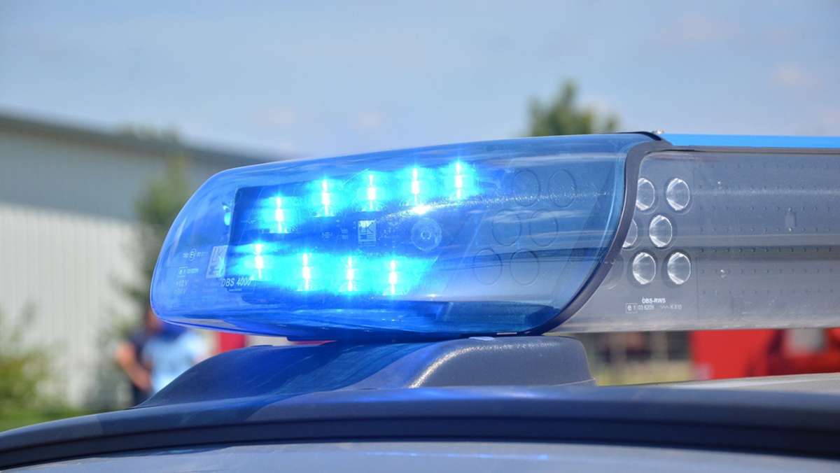 Polizeibericht aus Leonberg: Unfall mit drei Fahrzeugen