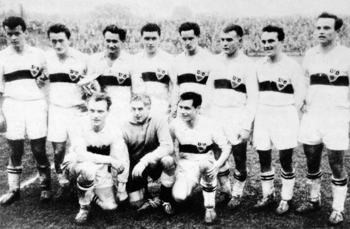 16. November 1958: Zweiter Pokalsieg für den VfB. Die Truppe besiegt Fortuna Düsseldorf nach Verlängerung mit 4:3.