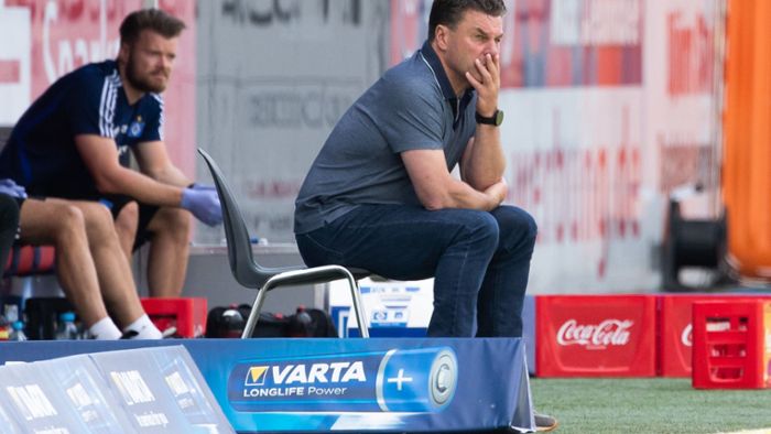 HSV-Trainer Dieter Hecking stünde für weitere Saison bereit