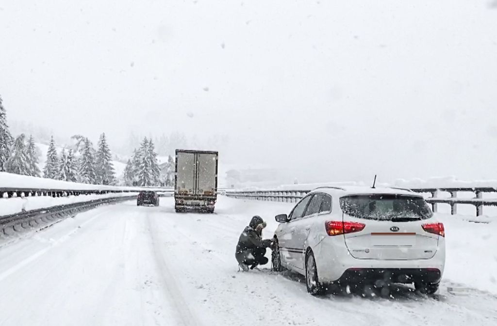 Auf der Autobahn A22 in Tirol ist der Verkehr teilweise zum Erliegen gekommen.