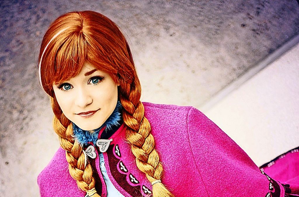 Sina Voss als Anna aus Disneys „Eiskönigin“