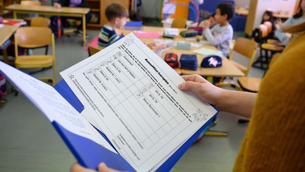 Schulschließung in Baden-Württemberg: Der Start in die Zwangsferien verläuft holperig