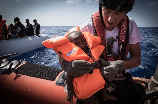 Die Krise ist nicht zuende. Immer wieder wagen verzweifelte Menschen die gefährliche Überfahrt über das Mittelmeer. Foto: dpa