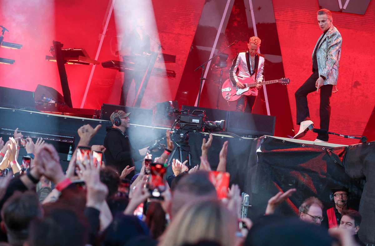 Das Konzert von Depeche Mode lockte am Freitag 70 000 Besucher auf die Leipziger Festwiese.