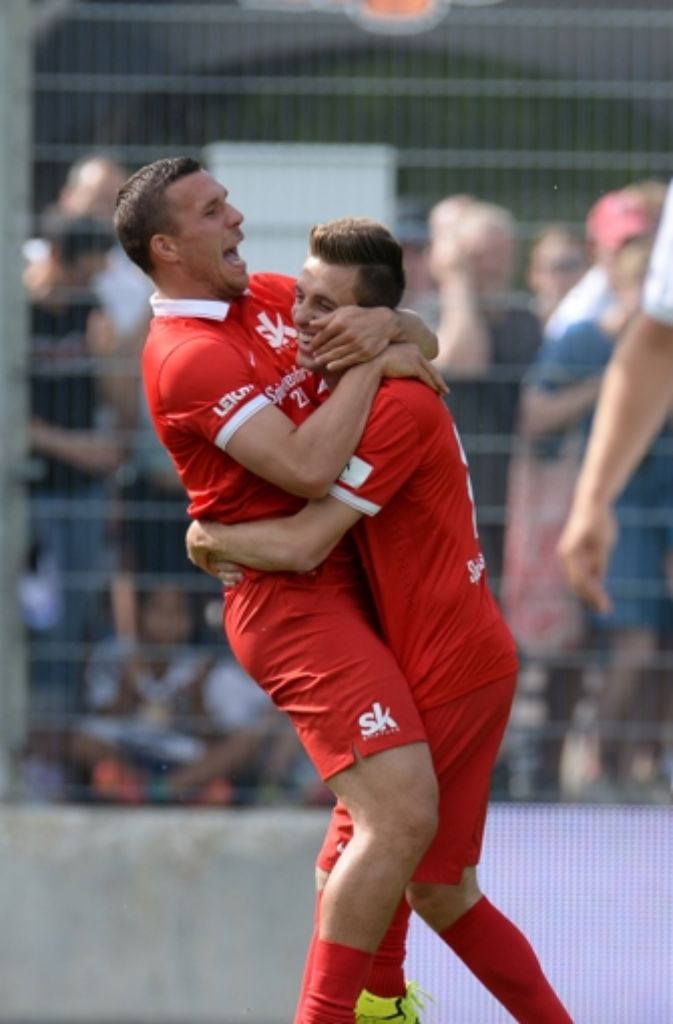 Lukas Podolski freut sich.