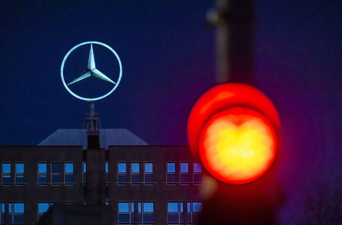 Blick auf die Außenstelle in Möhringen: Mercedes bezahlt die festangestellten Mitarbeiter ordentlich – Führungskräfte können ihr Grundgehalt sogar vervielfachen Foto: imago images/Arnulf Hettrich