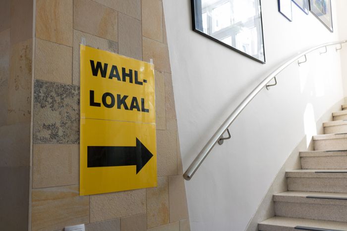 Wie viele Briefmarken darf man auf einen Brief kleben?