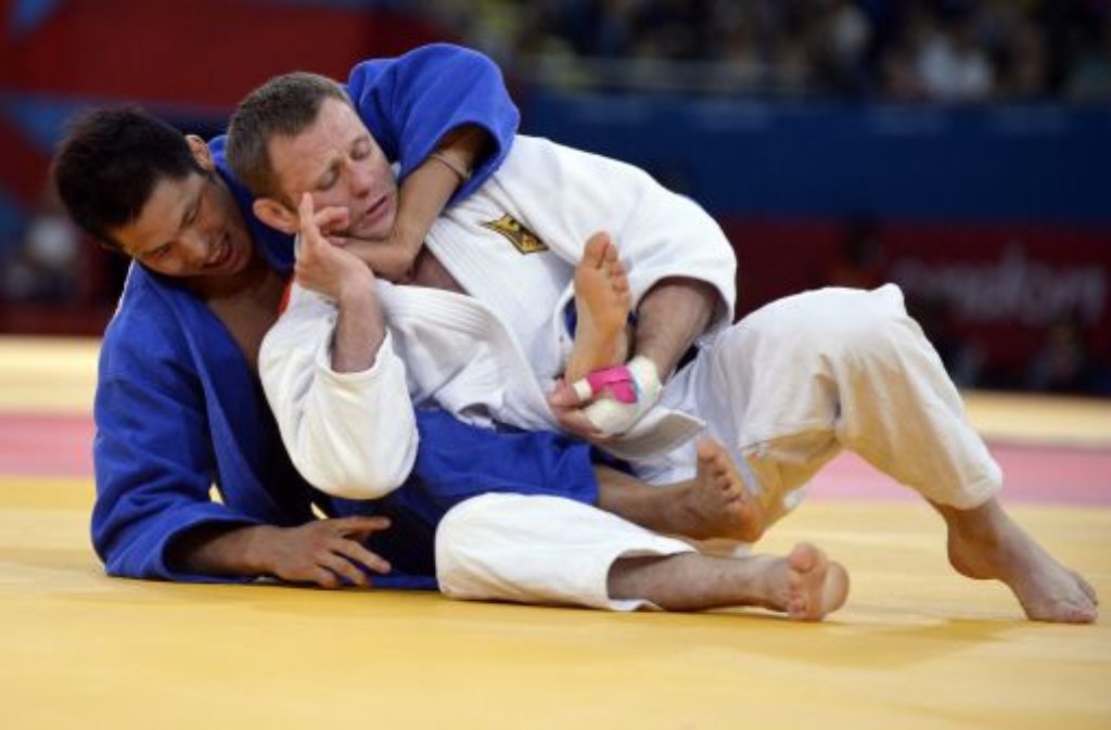 Dienstag, 31. Juli - Judo: Ole Bischof (rechts) aus Reutlingen verpasste es am Dienstagnachmittag trotz seiner erneuten olympischen Glanzleistung, als erster deutscher Judoka überhaupt zwei Mal Gold bei Sommerspielen zu erkämpfen.
