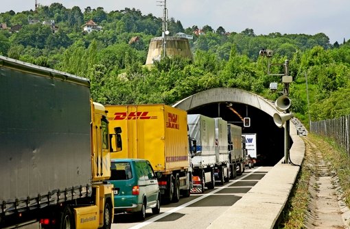Etwa 80 000 Fahrzeuge nutzen täglich den Engelbergbasistunnel. Foto: FACTUM-WEISE
