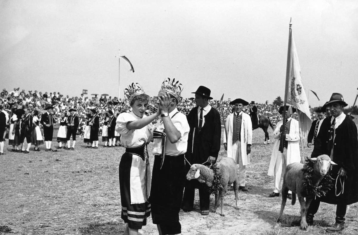 Das Königspaar beim Markgröninger Schäferlauf 1955.