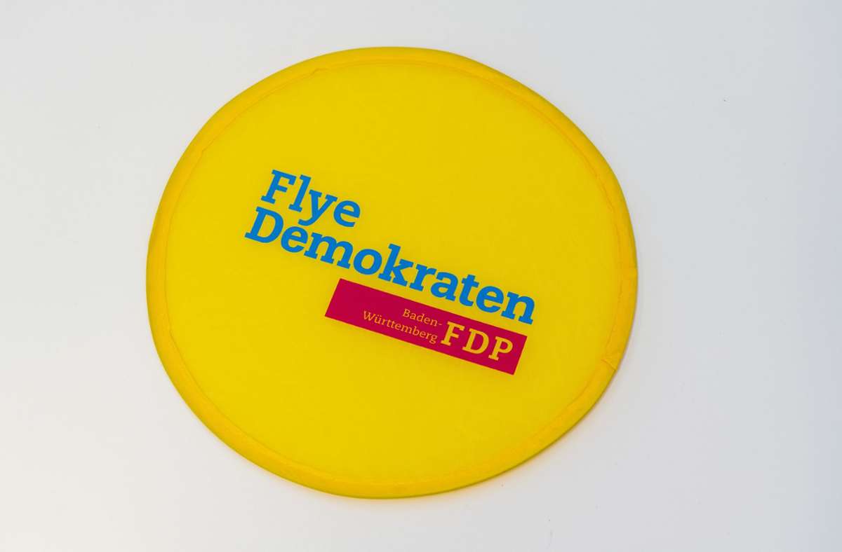 „Fly sein“ war 2016 das Jugendwort des Jahres. 2017 nutzte es die FDP als Wortspiel auf einer Frisbee für die Bundestagswahl.