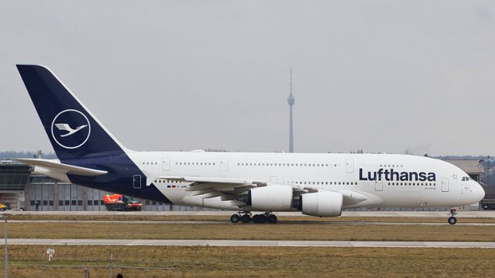 Airbus A380: Größtes Passagierflugzeug der Welt landet in Stuttgart