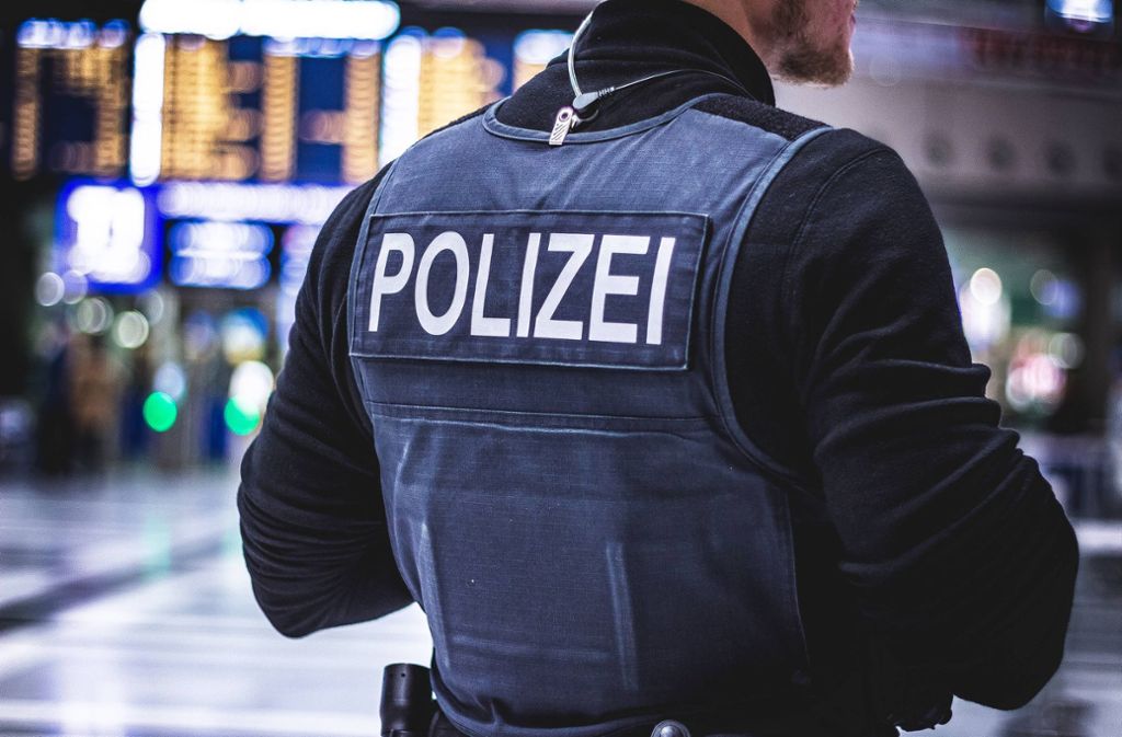 „Wir ermitteln gegen die Beschuldigten wegen des Verdachts einer Vorbereitung einer schweren staatsgefährdenden Gewalttat“, bestätigt Heiner Römhild, Sprecher der Stuttgarter Staatsanwaltschaft.