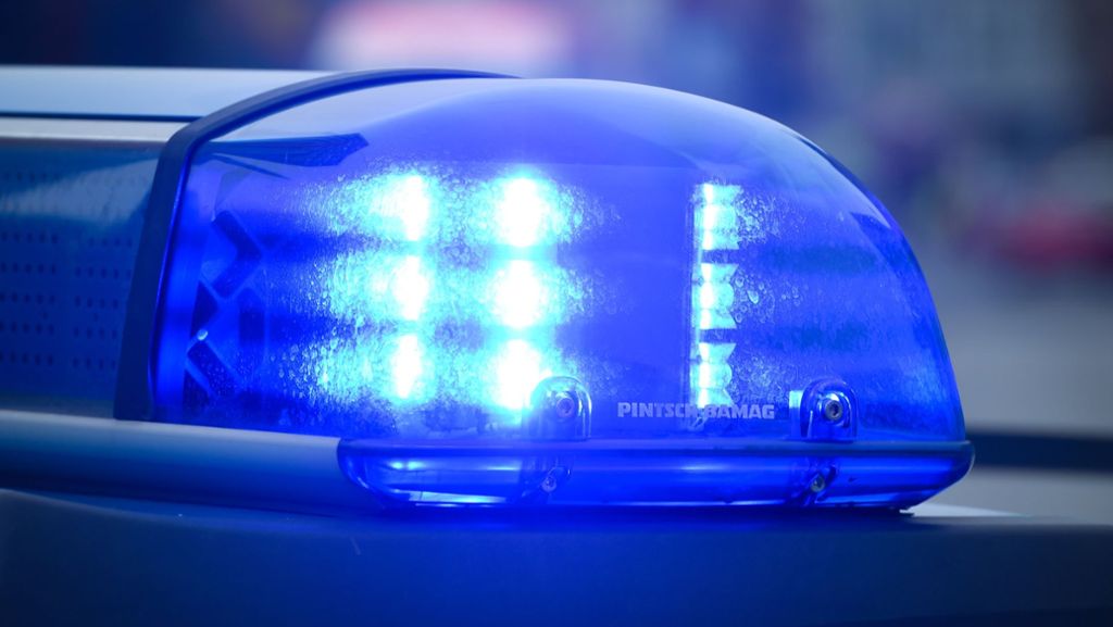 Blaulicht aus der Region Stuttgart: Sekundenschlaf führt zu Unfall auf der A8