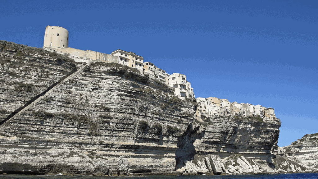 Frankreich: Korsika: Fabelhafte Felsen