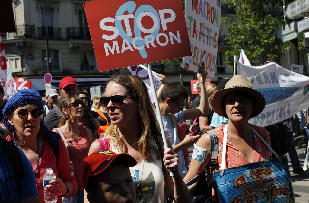 In Paris sind am Samstag Zehntausende Franzosen aus Protest gegen den Präsidenten Emmanuel Macron auf die Straße gegangen.