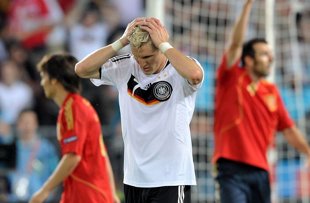 Auch beim nächsten großen Turnier, der Europameisterschaft, reichte es nicht zum Titel. Deutschland scheiterte im Finale an Spanien (0:1). Schweinsteiger erzielte bei der EM 2008 zwei Tore.