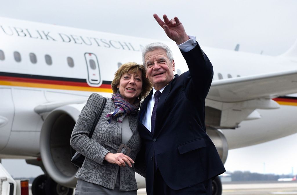 Bundespräsidenten und die Frauen an ihrer Seite: Joachim Gauck mit seiner Partnerin Daniela Schadt ...