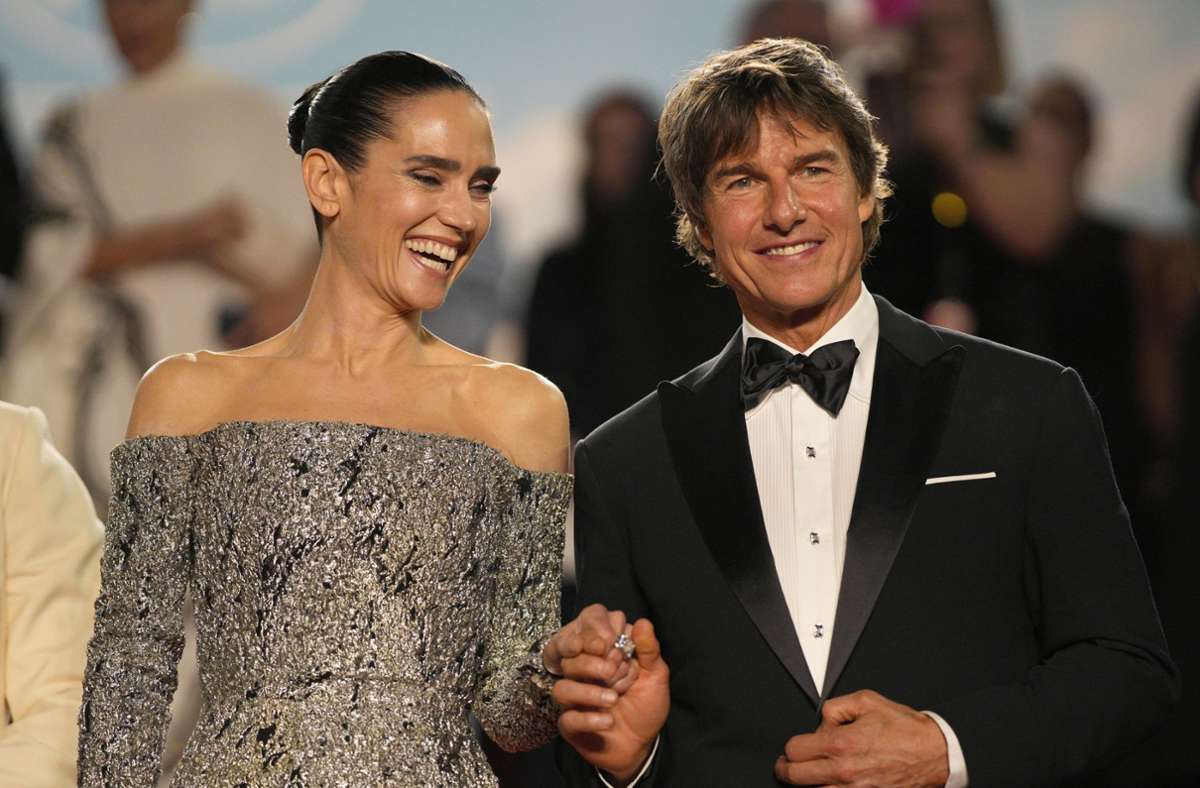 Bei Tom Cruise und Jennifer Connelly geht es weniger farbenfroh zu. Glamourös sehen die beiden dennoch aus.