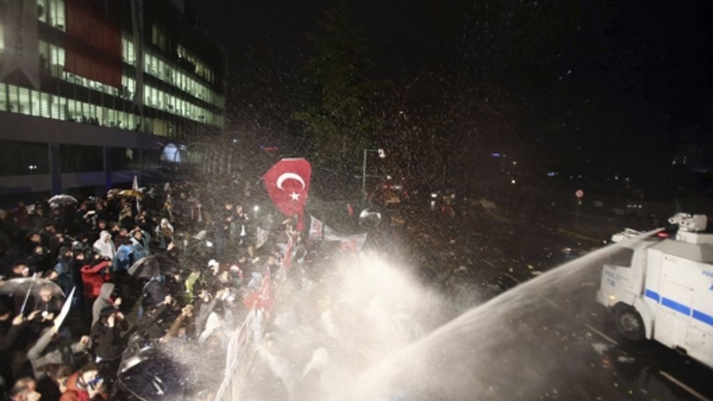 Nach Übernahme von Oppositionsblatt: Kritik an der Türkei