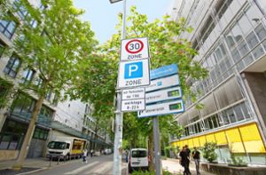 Stuttgart überprüft Subvention: Ist bald Schluss mit kostenlosem Parken für E-Autos?