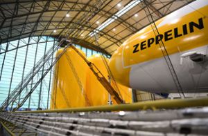 Polizei steigt in Zeppelin und kontrolliert Corona-Verstöße von oben