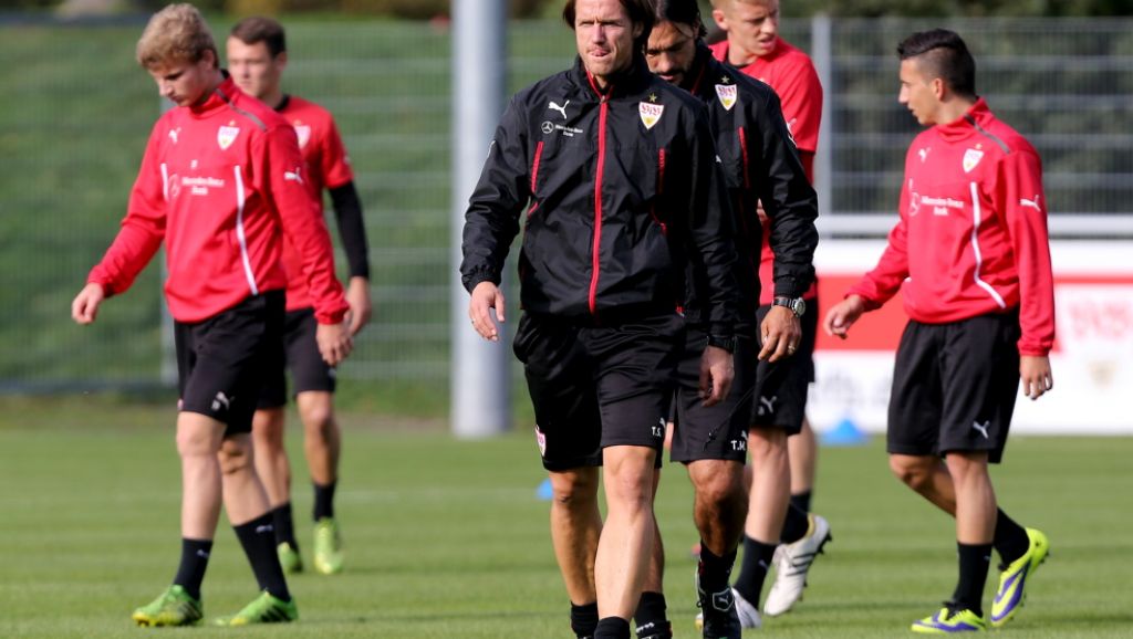 VfB Stuttgart: Bilder vom Training der Mannschaft von Thomas Schneider