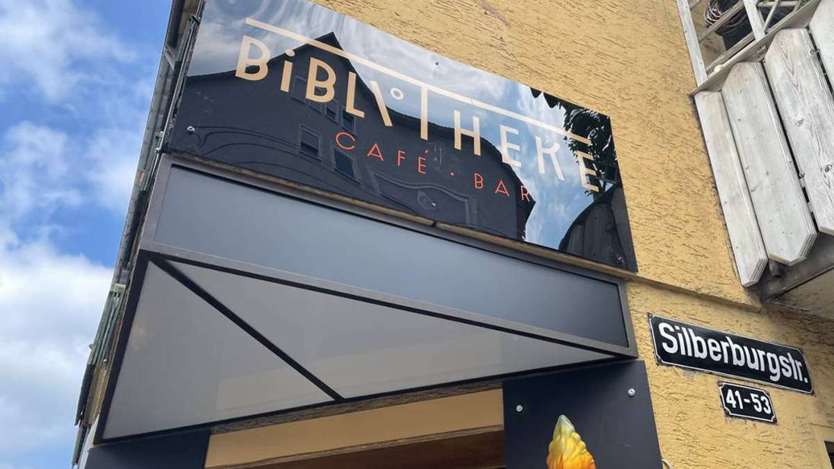 Neue „Nachbarschafts-Bar“ in Stuttgart-West: Die Bibliotheke Bar eröffnet in der Silberburgstraße