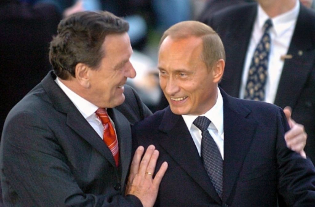 Gute Pipeline zu Präsident Putin: kurz nach dem Regierungswechsel wurde Ex-Kanzler Schröder Aufsichtsrat eines deutsch-russischen Gaskonsortiums.