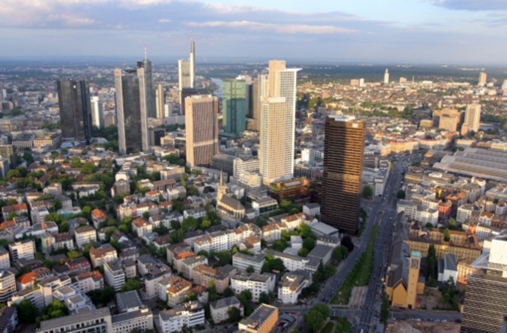 Frankfurt am Main ist bei internationalen Arbeitnehmern ebenfalls sehr beliebt: Platz sieben für die hessische Großstadt.
