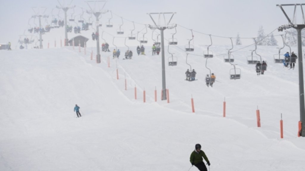 Skisaison startet auf dem Feldberg: Ein Parkhaus sorgt für getrübte Winterfreude