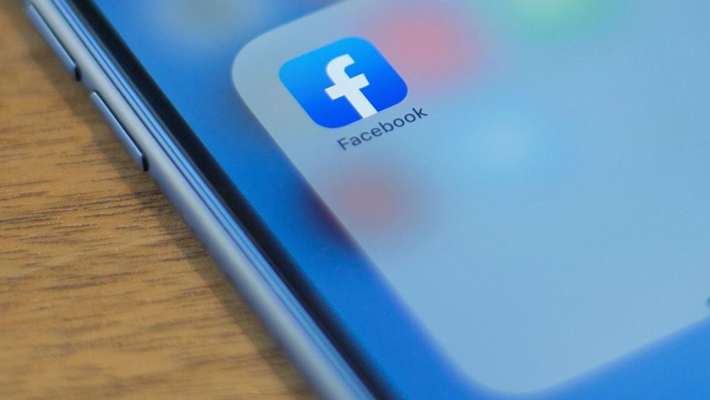  Nach dem Einschreiten der irischen Datenschutzbehörde ist der Start der Dating-Funktion von Facebook in Europa auf unbestimmte Zeit verschoben worden. Die Behörde hatte eine „Inspektion“ in Dublin durchgeführt und Unterlagen eingesammelt. 